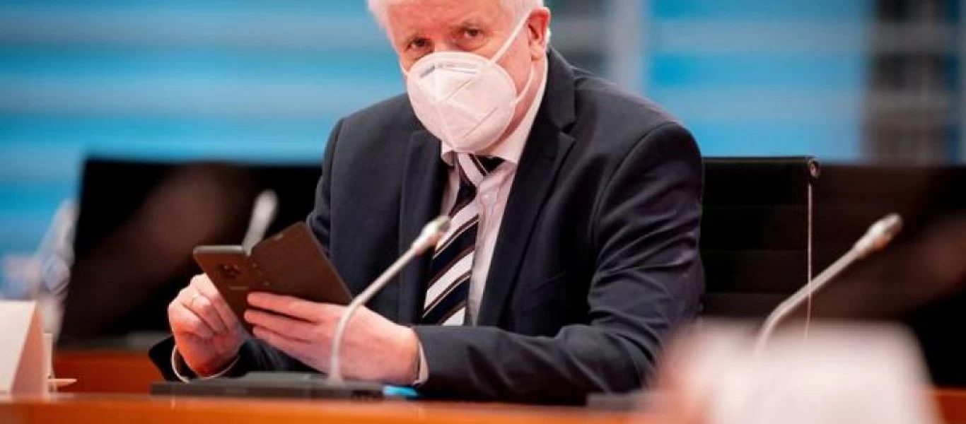 Το ακριβώς αντίθετο από Ελλάδα - Ο Γερμανός ΥΠΕΣ δεν θέλησε να εμβολιαστεί και να δώσει κυβερνητικό «σόου»